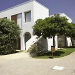 Blu Salento Village אתר נופש 4*