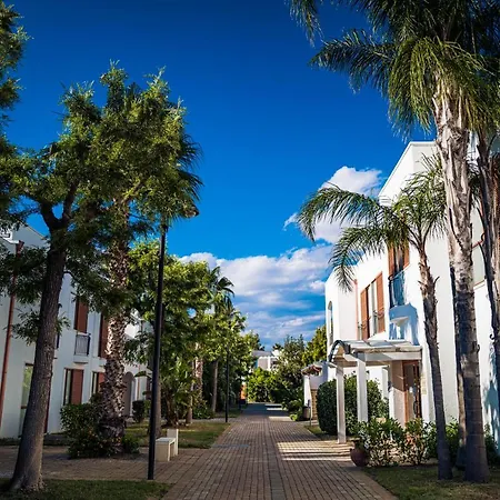 אתר נופש Blu Salento Village 4*