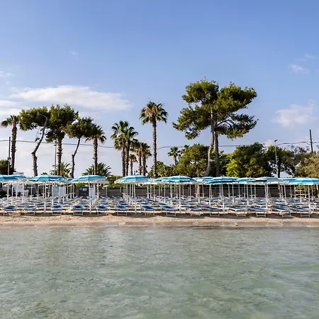 리조트 Blu Salento Village 산티시도로