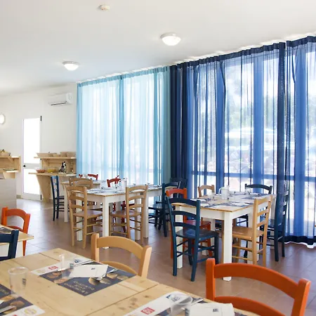 Blu Salento Village 4* 산티시도로
