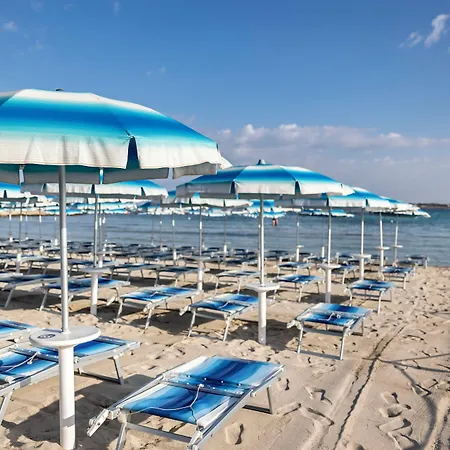 Blu Salento Village 산티시도로