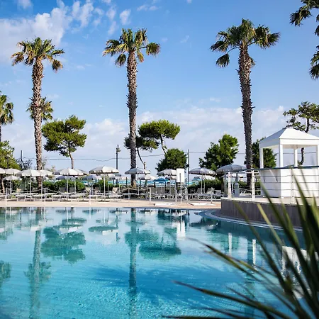 Blu Salento Village 산티시도로