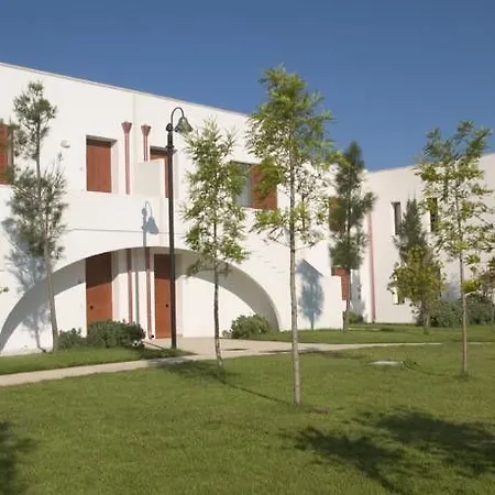 אתר נופש Blu Salento Village 4*